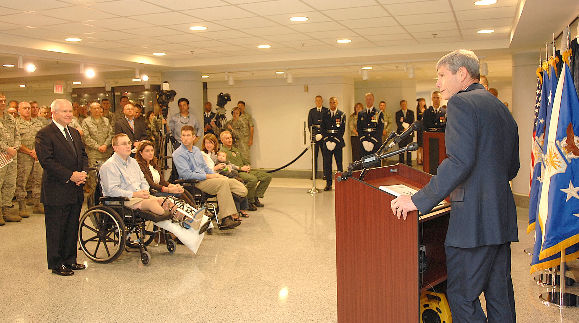 Air Force Chief of Staff Gen. Norton Schwartz speaks at the dedication
ceremony of the Airman's Hall in the Pentagon Sept. 17, 2009. Honored guests,
including the Secretary of Defense Robert Gates and wounded warriors
attended the ceremony. (U.S. Air Force photo/Andy Morataya)
