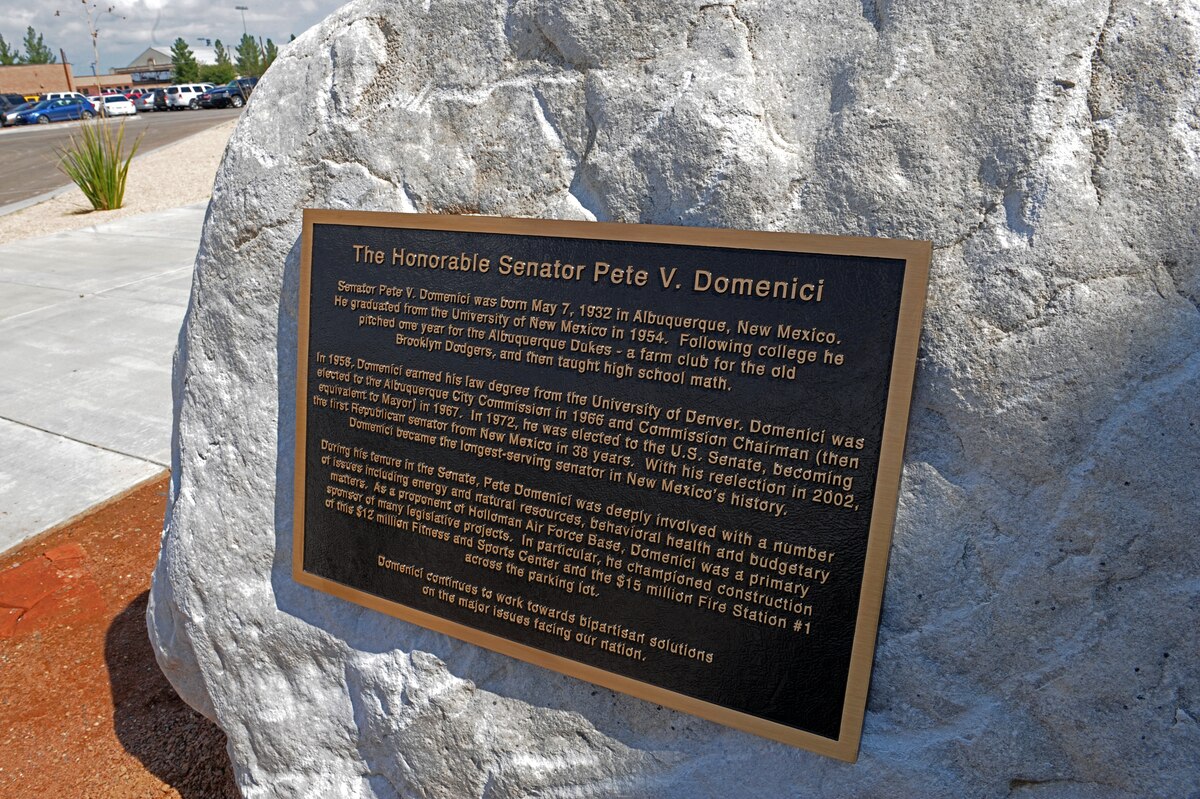 Sen. Domenici visits Holloman to rename gym in his honor > Holloman Air