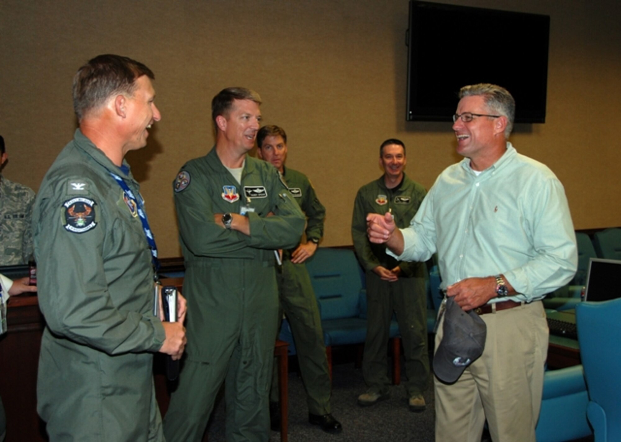 In a recent visit to America's AOC, Mr. Keith Stansell spoke 
with AOC leadership about his impression of the AOC during his visit. Mr. 
Stansell was captured and imprisoned by the Revolutionary Armed Forces of 
Columbia for five-and-a-half years. U.S. Air Force photo by Maj. Steve Burke

