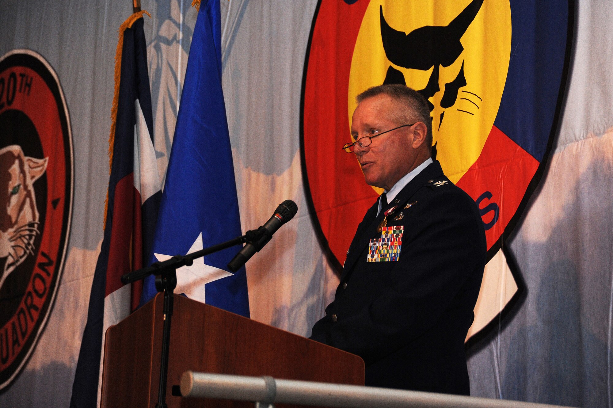 Colonel Thomas Shetter, Commander of the 140th Maintenance Group, speaks to the members of the 140th Wing after being promoted to Colonel September 19, 2009 Buckley Air Force Base, CO.  Shetter is being promoted to the rank of Colonel after 24 years of dedicated leadership. (U.S. Air Force photo by Tech Sgt. Wolfram M. Stumpf, Colorado Air National Guard/Released)