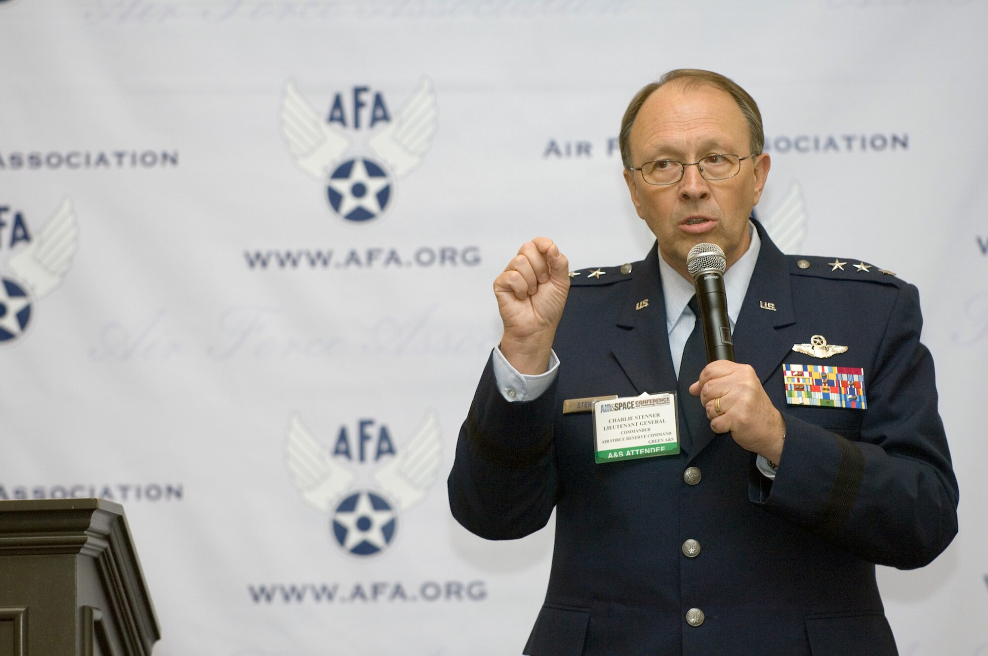 Lt. Gen. Charles E. Stenner Jr. speaks about the Air Force Reserve challenges Sept. 15, 2009, at the Air Force Association Air & Space Conference held at the Gaylord National Hotel and Convention Center, National Harbor, Md. General Stenner is chief of Air Force Reseve and the commander for the Air Force Reserve Command. (U.S. Air Force photo/Staff Sgt. Desiree N. Palacios)