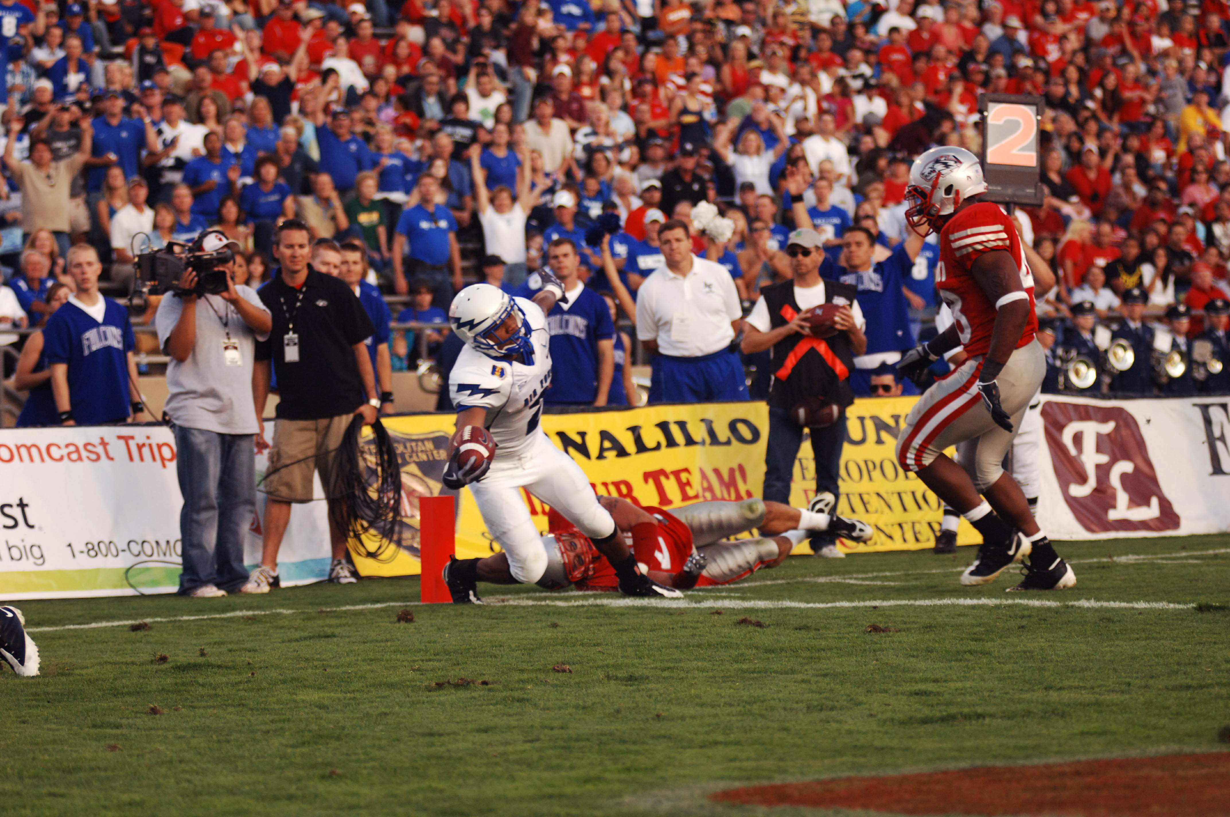 Football Falcons feast on turnovers, down New Mexico 3713 > Air Force