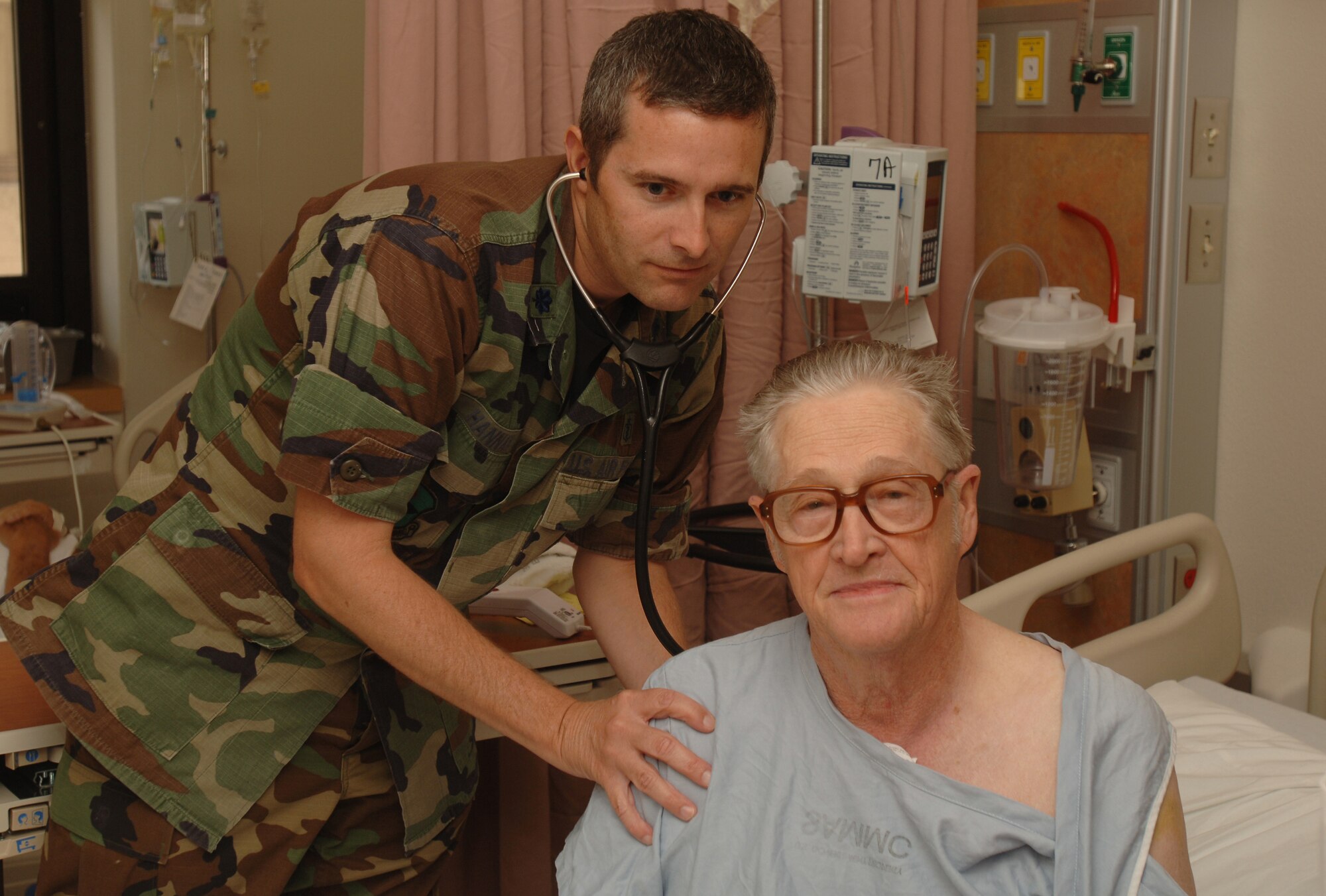Lt. Col (Dr.) William "Bo" Hannah, program director, 59th Medical Operations Squadron, listens to a patient's heart Sept. 17 at Wilford Hall Medical Center, Lackland Air Force Base, Texas.  Dr. Hannah won the 2009 Paul W. Meyers Award for his extraordinary work at Keesler Air Force Base, Miss., after Hurricane Katrina and at the 59th Medical Operations Squadron. (U.S. Air Force photo by Senior Airman Nicole Roberts)