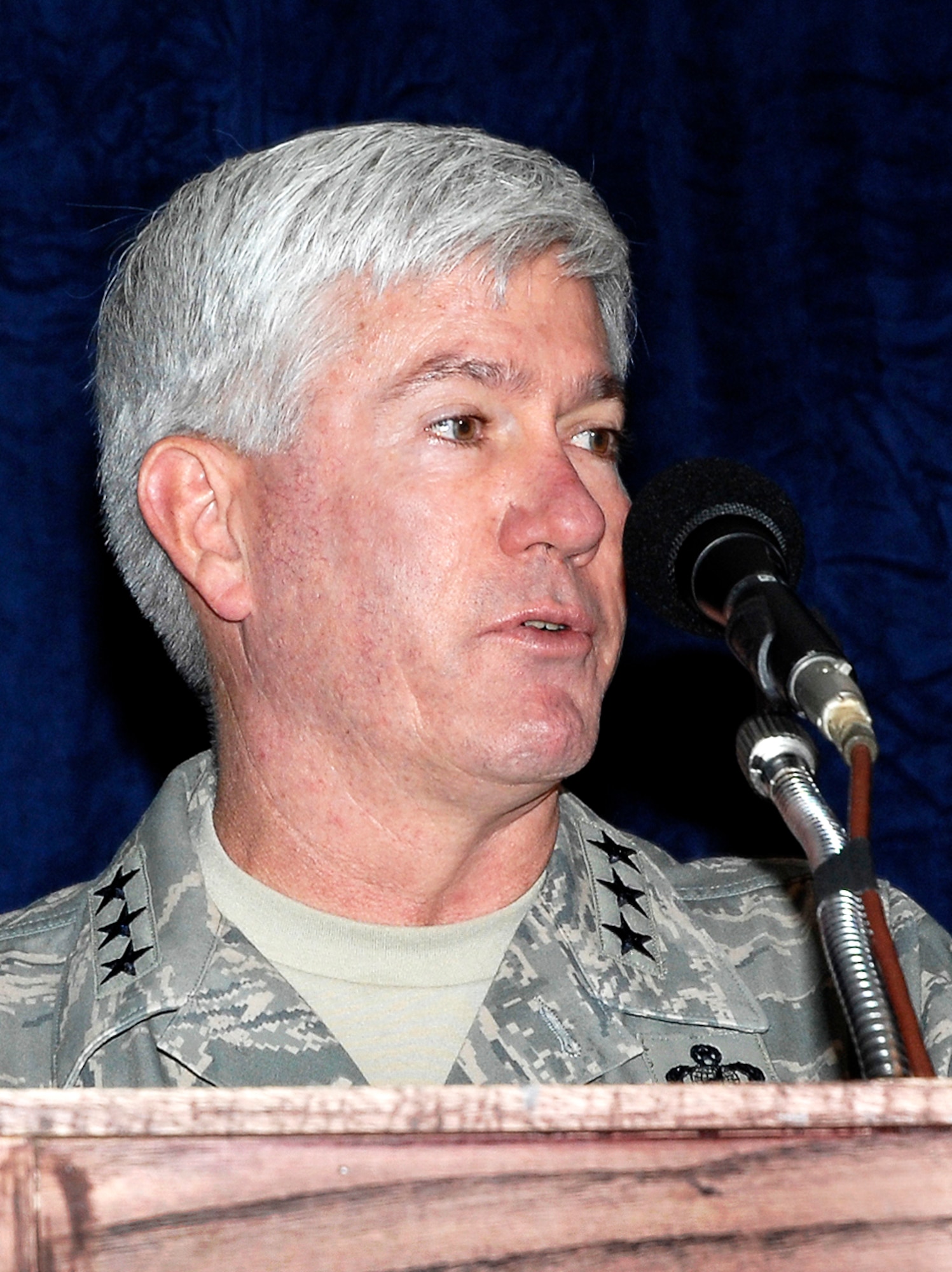 Lt. Gen. Thomas J. Owen addresses Air Force Materiel Command and defense industry leaders at an Air Force Association Technology Symposium Sept. 3, 2009, at Wright-Patterson Air Force Base, Ohio. General Owen is the Aeronautical Systems Center commander. (U.S. Air Force photo/William Pugh)