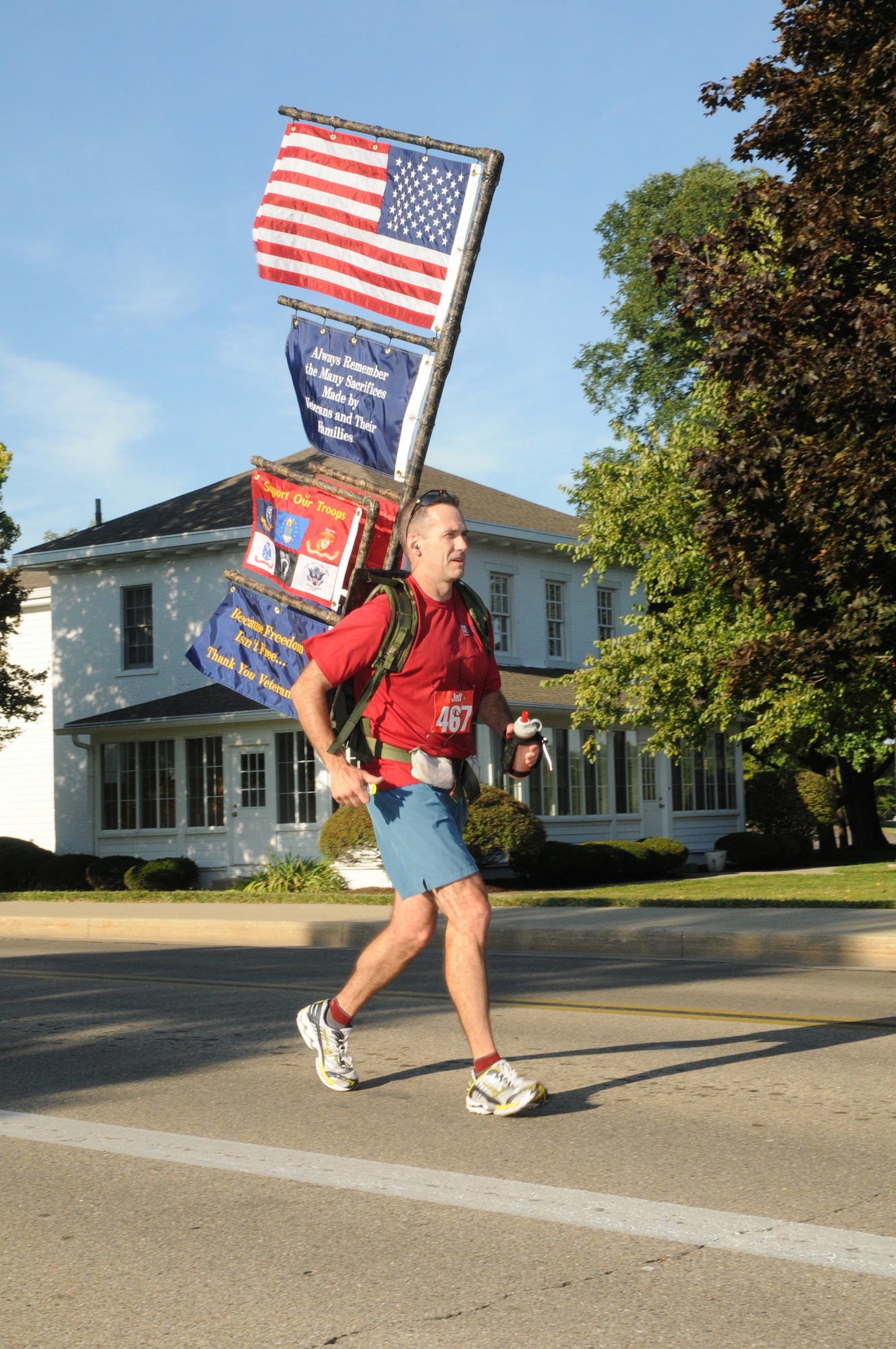 Jeff Burke shows his appreciation for veterans while running the U.S. Air Force Marathon Sept. 19, 2009 at Wright-Patterson Air Force Base, Ohio.  Burke, 48, is from Stow, Ohio.  (Air Force photo/Al Bright)