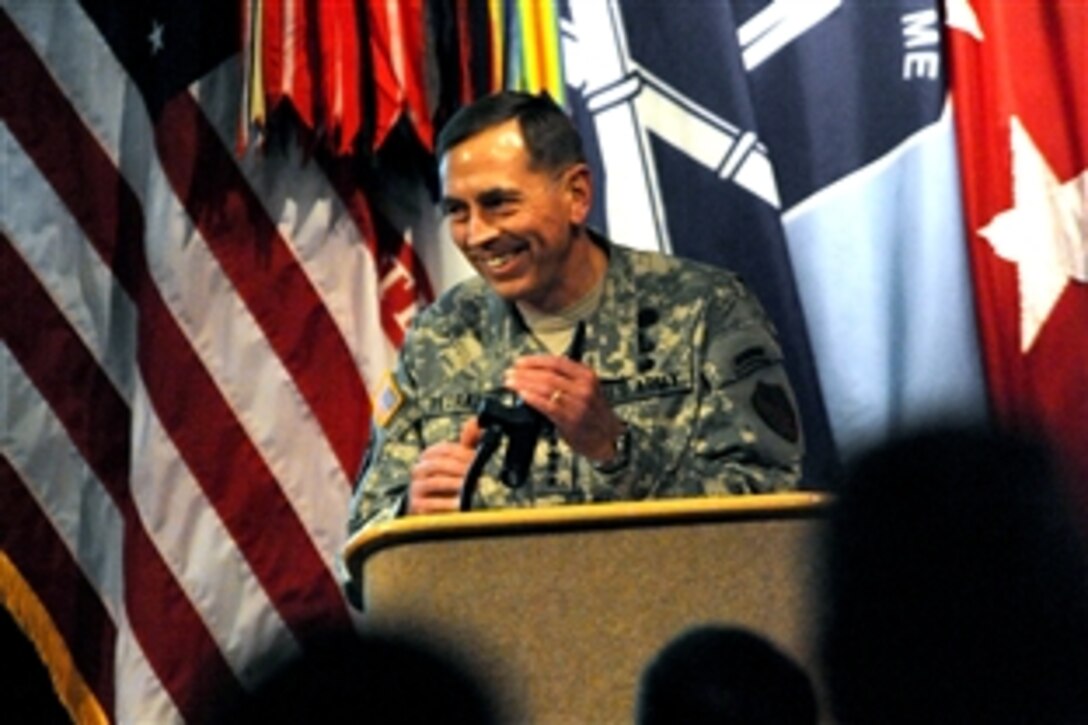 Army Gen. David H. Petraeus, commander of U.S. Central Command, discussed the "big picture" of counterinsurgency operations at the opening of the Army's annual Infantry Warfighting Conference on Fort Benning, Ga., Sept. 22, 2009.