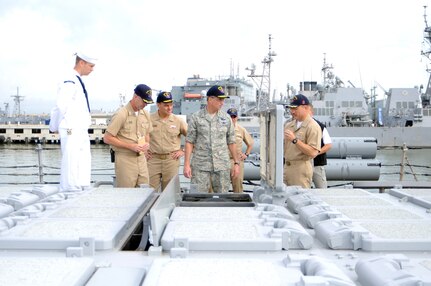 Cmdr. Mark J. Oberley, commanding officer of USS Stout (DDG 55), explains to Gen. Kevin P. Chilton, commander, U.S. Strategic Command, the Ballistic Missile Defense capabilities of USS Stout.