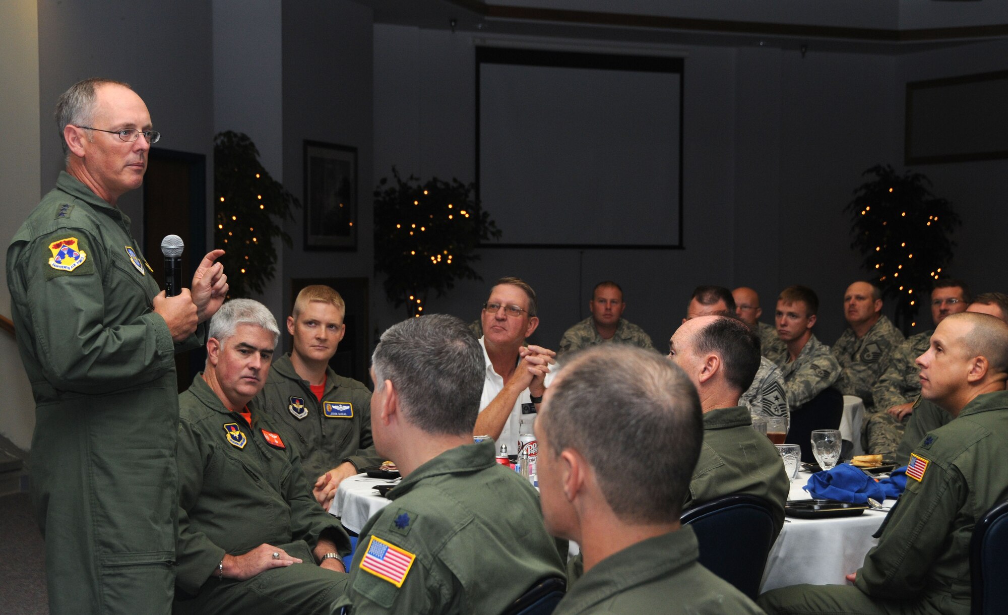ALTUS AIR FORCE BASE, Okla. -- Lt. Gen. Robert Allardice, 18th Air Force commander, delivers a speech during the Airlift/Tanker Association luncheon Sept. 18. General Allardice described some of his experiences in the Air Force and answered various questions from audience members. (U.S. Air Force photo/Senior Airman Cherice Bryant)