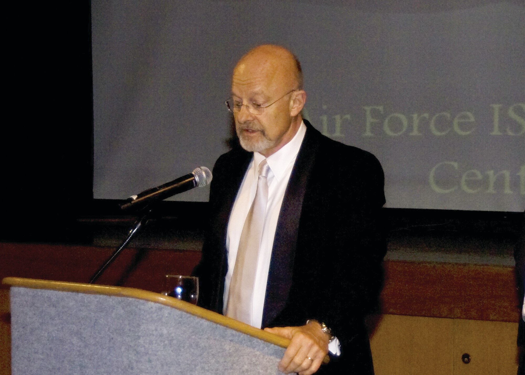 Retired Air Force Lt. Gen James Clapper delivers the keynote speech to Airmen at the Air Force Ball in downtown Monterey, Calif, Sept. 12. ( U.S. Air Force photo by Per Anderson.)
