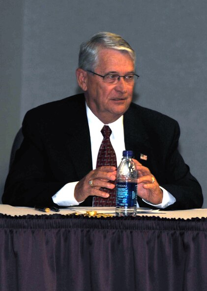 Retired Chief Master Sgt. John Akers -- a former tanker boom operator -- talks about his experiences in air refueling during the Vietnam War as part of the Air Mobility Command Tanker "Living Legends" Speaker Series in the Global Reach Planning Center at Scott Air Force Base, Ill., on Sept. 24, 2009. Chief Akers flew 167 combat missions in support of Southeast Asia operations for the Vietnam War and has more than 5,000 career hours of flying time.  (U.S. Air Force Photo/Tech. Sgt. Scott T. Sturkol)