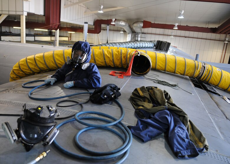 Fuel system repair Airmen keep aircraft mission ready > U.S. Air Forces