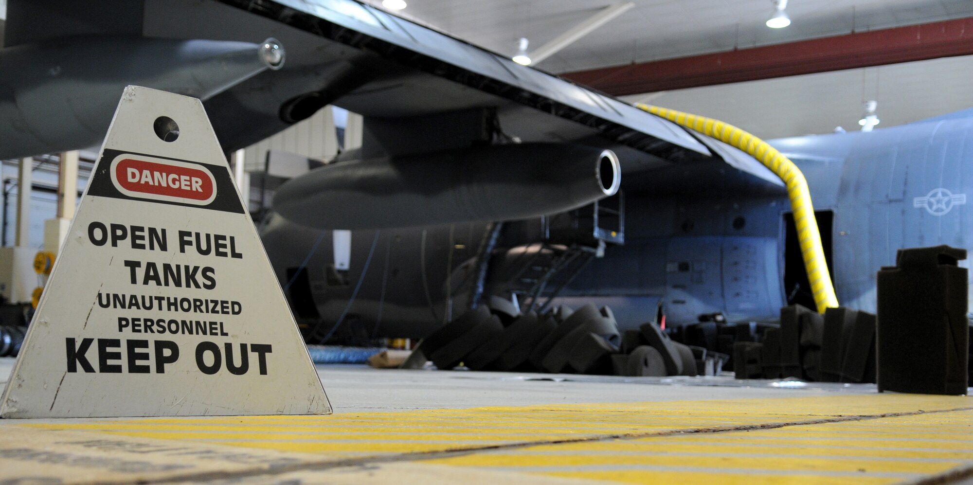 Fuel system repair Airmen keep aircraft mission ready > Royal Air Force  Mildenhall > RAF Mildenhall News
