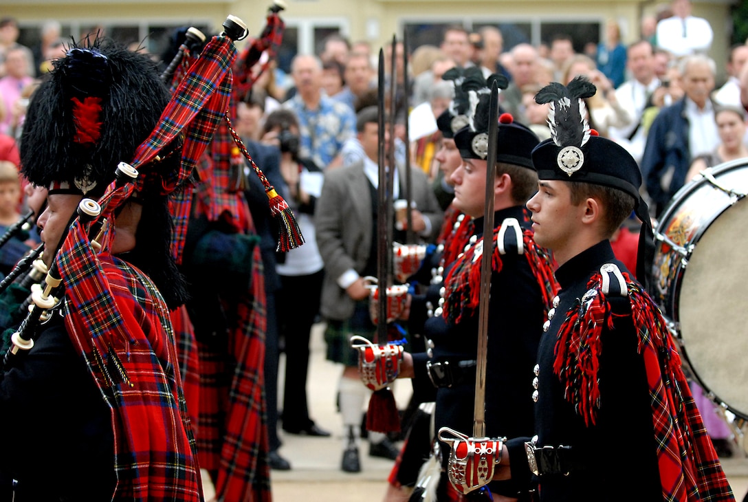 The Pipes and Drums of the 1st Battalion Scots Guard performs for employees, servicemembers and families, Sept. 25, 2009, at the Pentagon. 
