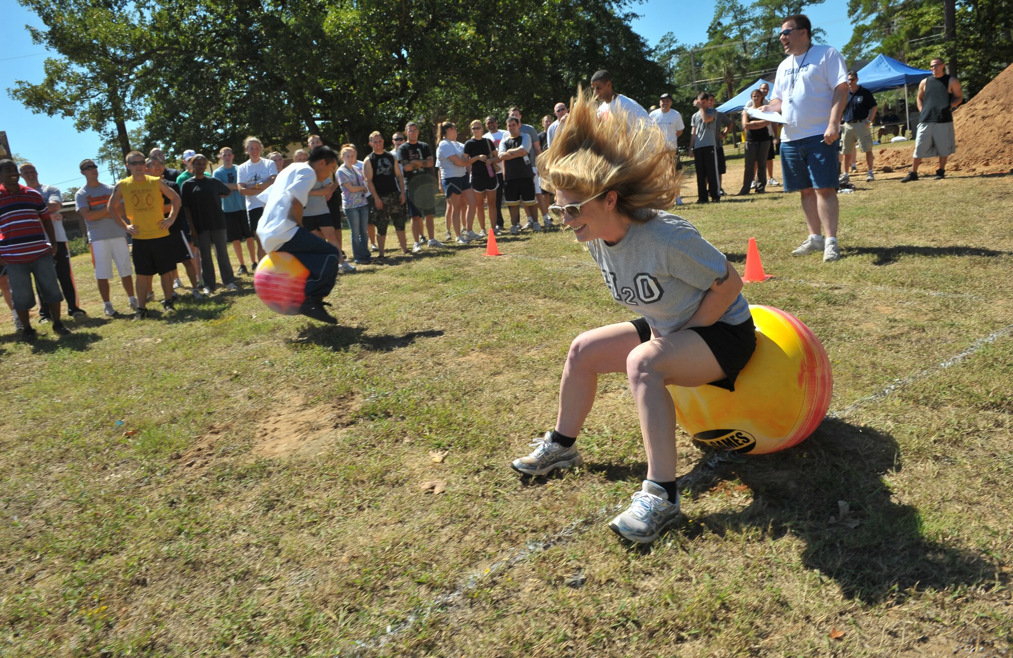 SHAW AIR FORCE BASE, S.C. -- Competitors of the 20th Fighter Wing and 9th Air Force race in the 2009 Viper Challenge, Sept. 29. The annual event allows for unit teams to go head-to-head in different sporting events throughout the day. The team that accumulates the most points receives the coveted Commander's Cup. (U.S. Air Force photo/Senior Airman Kathrine McDowell)