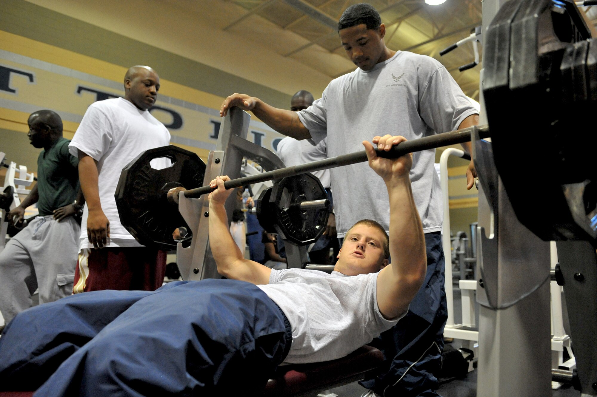 SHAW AIR FORCE BASE, S.C. -- Airman Stewart Crotts, 20th Logistics Readiness Squadron, prepares for his first lift of 245 pounds during the 2009 Viper Challenge Sept. 29. The annual event allows for unit teams to go head-to-head in different sporting events throughout the day. The team that accumulates the most points receives the coveted Commander's Cup. (U.S. Air Force photo/Senior Airman Kathrine McDowell)