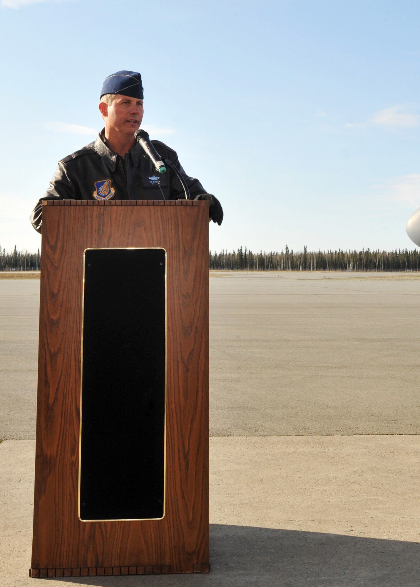 ALLEN ARMY AIRFIELD, Alaska -- 3rd Wing Commander Col. Thomas Bergeson speaks to members gathered for a ribbon cutting ceremony Sept. 29, 2009. The ceremony was held in celebration of a newly opened runway on Allen Army Airfield. (U.S. Air Force photo/Senior Airman Laura Turner)