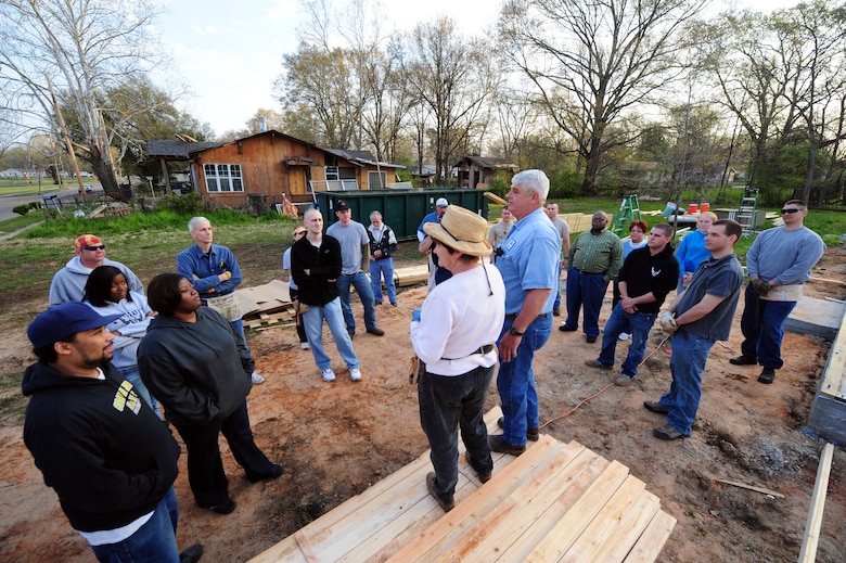 Barksdale Airmen Build Homes For Needy Families U S Air Force Article Display