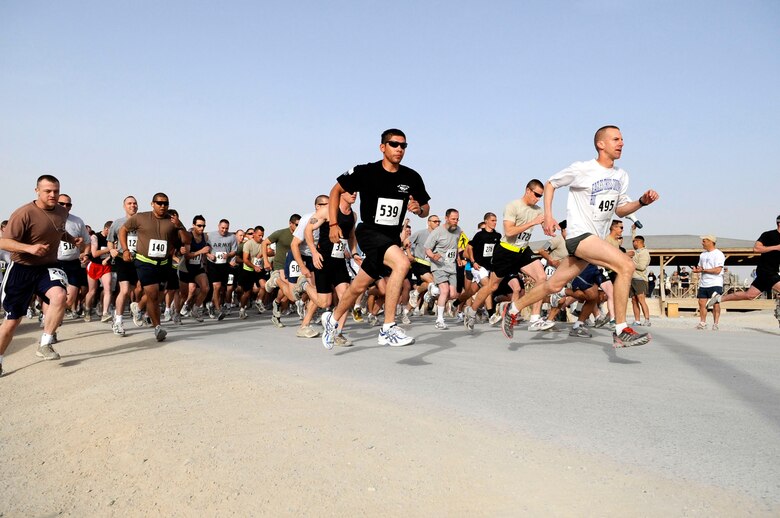 More than 500 runners participated in the Explosive Ordnance Disposal Wounded Warrior 5K/10K run March 21, 2010, at Kandahar Airfield, Afghanistan. (U.S. Air Force photo/Senior Airman Nancy Hooks)