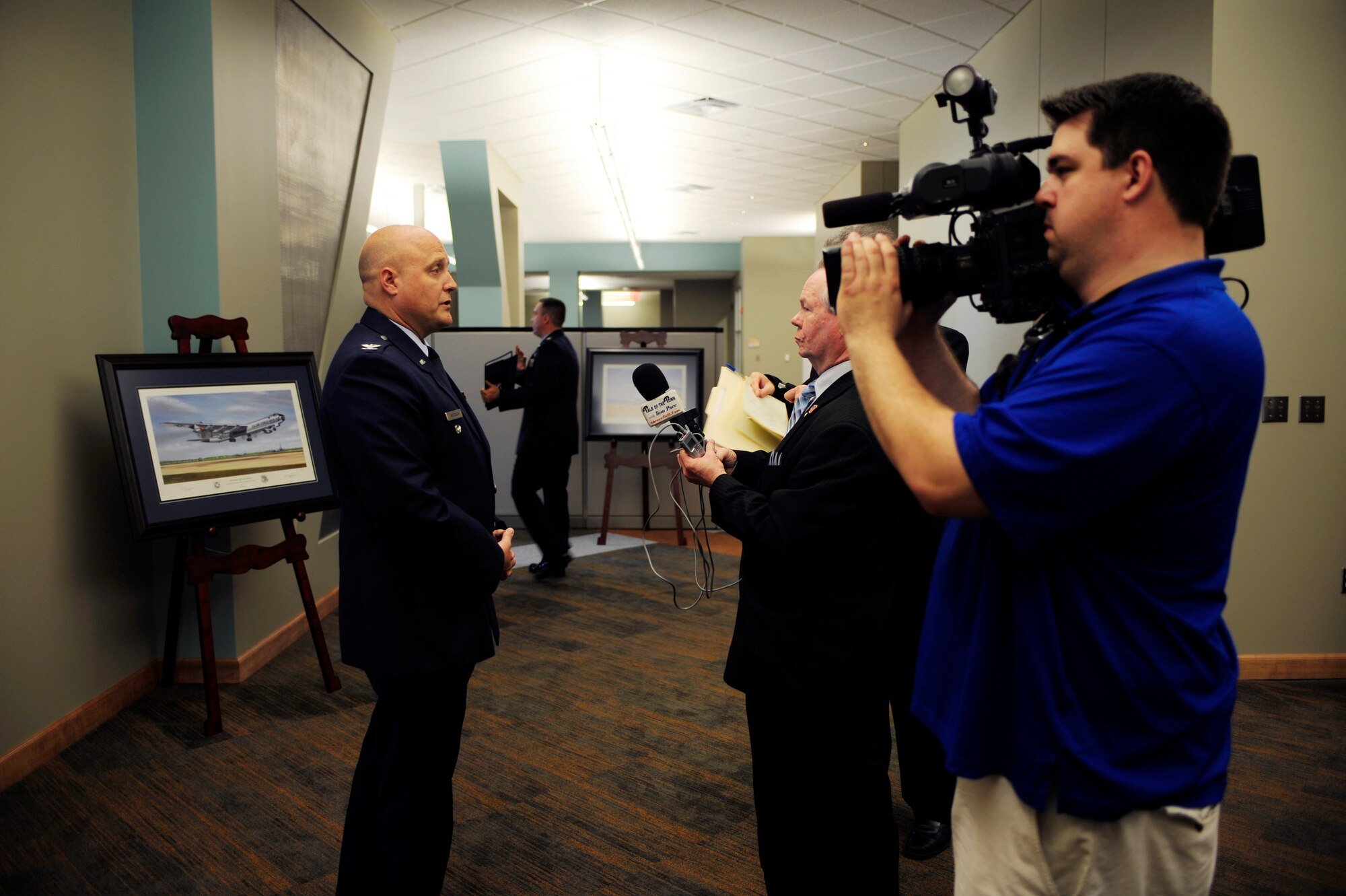 Col. West Anderson, Senior Advisor for 8th Air Force, gives media a tour of 8th Air Force offices located at the newly completed Cyber Innovation Center in Bossier City, La.
