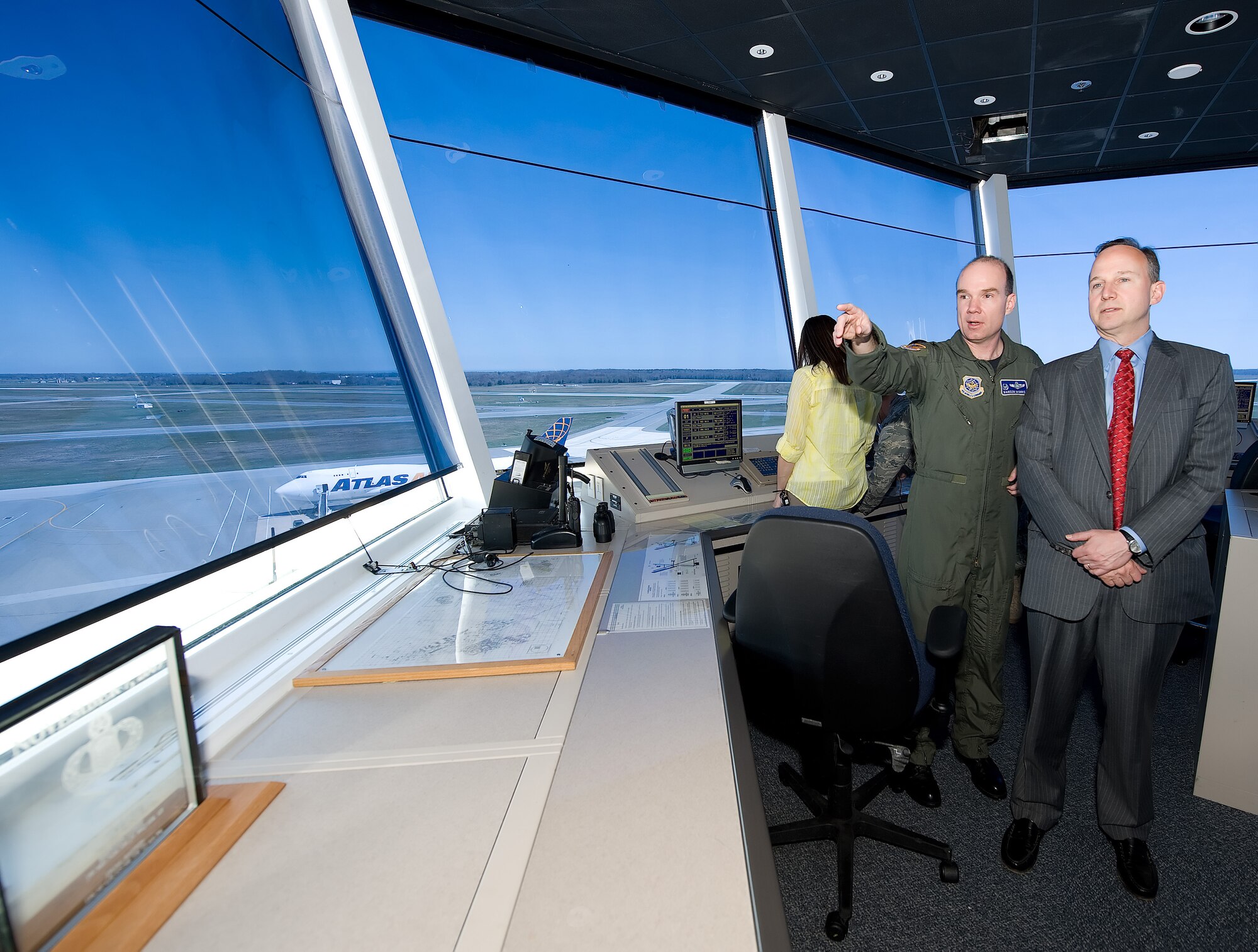 (Left) Colonel Manson Morris, 436th Airlift Wing commander, gives Gov. Jack Markell a tour of the Air Traffic Control Tower at Dover April 1.  (U.S. Air Force photo/Jason Minto)