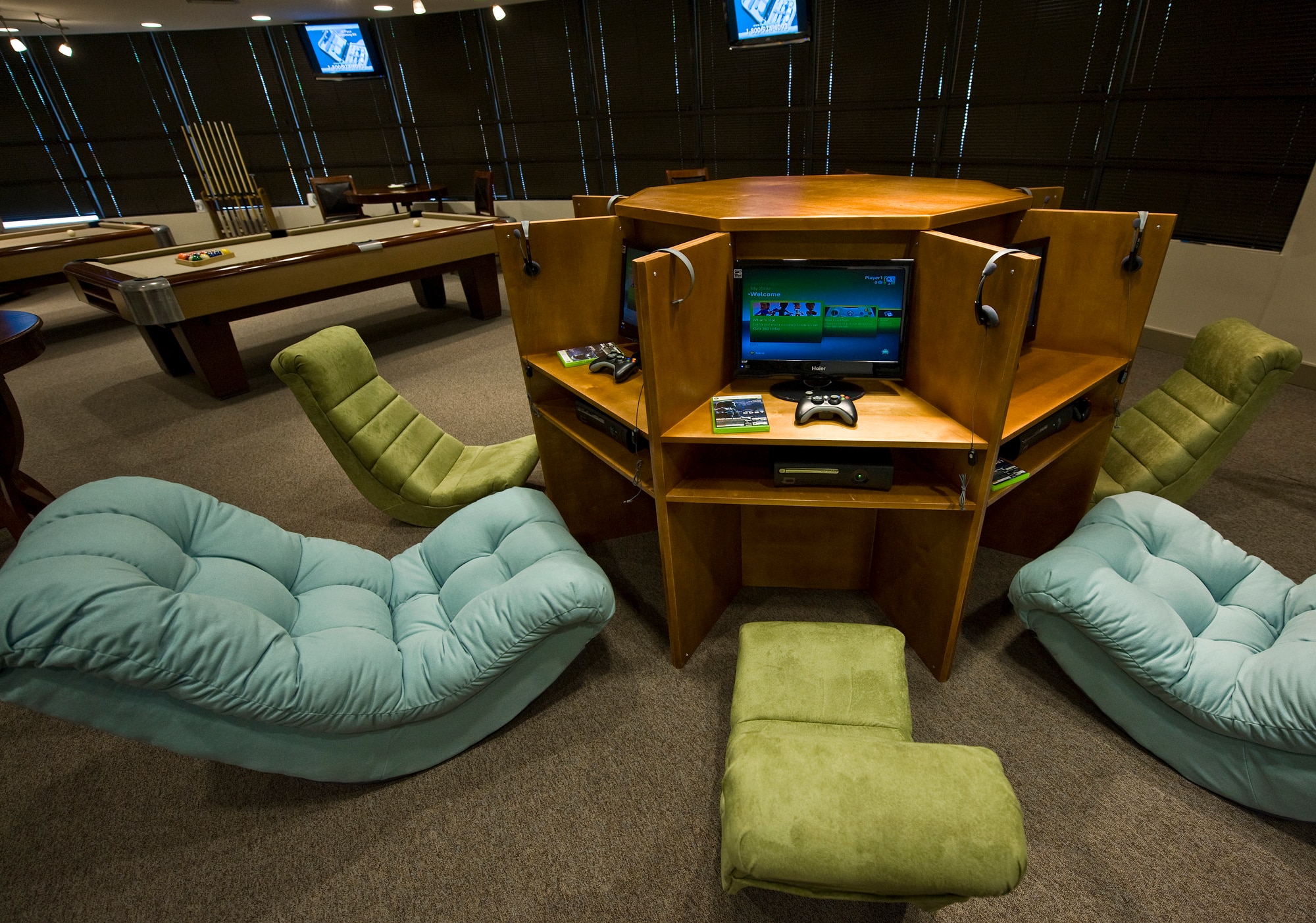 The USO San Antonio River Center is now equipped with an eight person Xbox 360 battle station for multi-person gaming, two newly refurbished pool tables and four personal gaming rooms with Nintendo Wii systems.
(U.S. Air Force photo/Staff Sgt. Bennie J. Davis III)