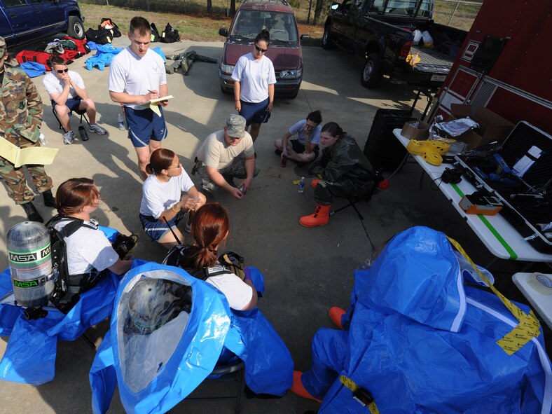 MOODY AIR FORCE BASE, Ga. -- Tech. Sgt. Ronnece Spencer, 23rd Aeromedical Dental Squadron Bioenvironmental Flight chief, gives a safety briefing before beginning scenarios during the Air Combat Command Chemical, Biological, Radiological and Nuclear Challenge here April 7. The safety brief was used to inform the CBRN team what to do in case of an emergency during the scenario. (U.S. Air Force photo by Airman 1st Class Benjamin Wiseman/RELEASED)