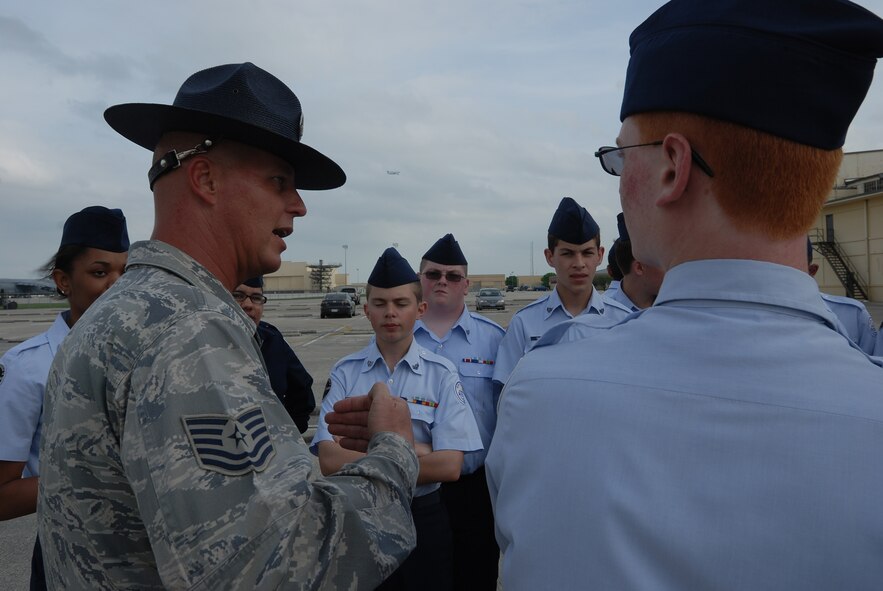 Junior ROTC cadets from area high schools were granted an up-close view into the workings of the 433rd Airlift Wing, Lackland Air Force Base, Texas. Alamo Wing members showed the cadets various life support, aeromedical evacuation and other aspects of the wing's airlift mission. (U.S. Air Force photo/Airman 1st Class Brian McGloin)