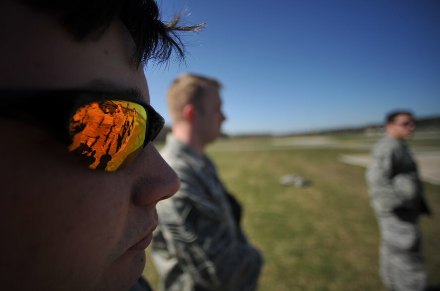 Tactical Air Control Party members from the 2nd and 4th Air Support Operations Squadron receive training on contingency aeromedical evacuation procedures, Grafenwoehr Army Airfield, Germany, April 7, 2010.The 2nd ASOS kicked off a 45 day pre-Afghanistan training plan, sharpening critical combat skills in preparation for upcoming Operation Enduring Freedom deployments. (U.S. Air Force photo by Senior Airman Tony R. Ritter)



