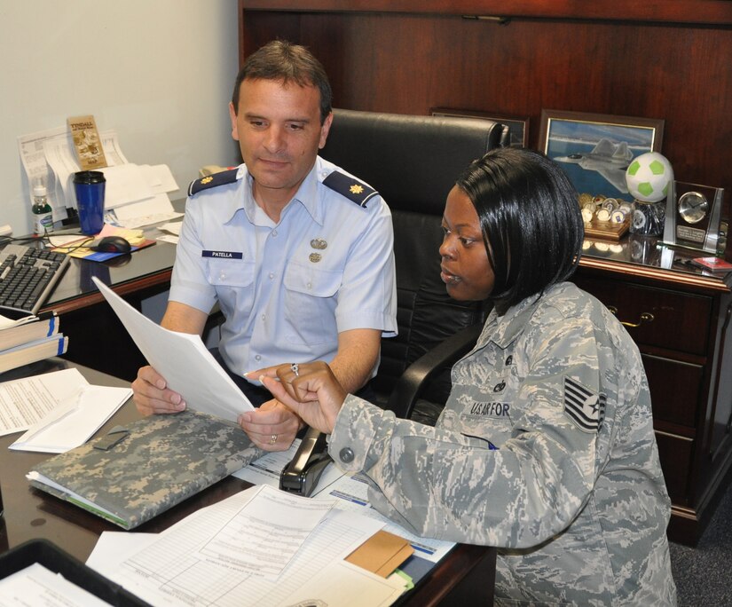 Team Tyndall member receives 40-year pin > Tyndall Air 