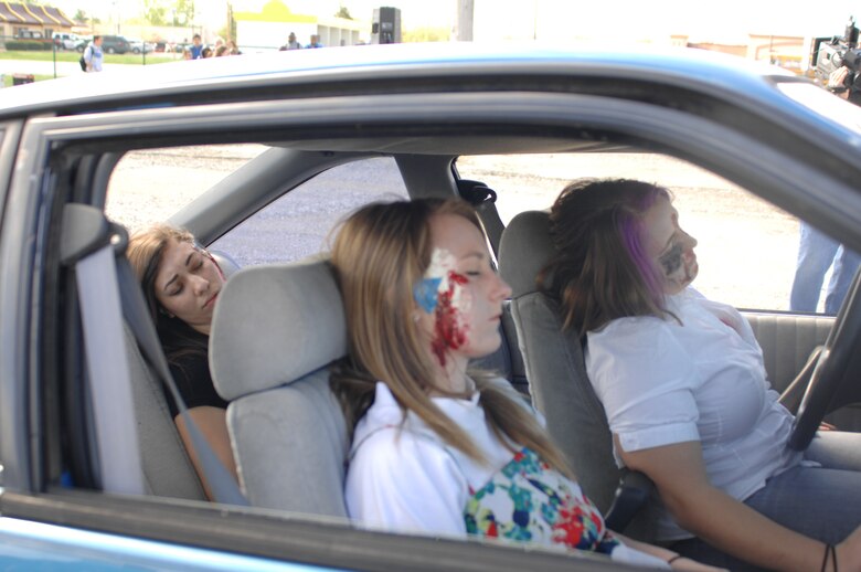BELLEVILLE, Ill. -- Students from Belleville East High School, simulate a crash caused by an teen drunk driver. The simulation was put on by students and local area first responders to show the dangers of drunk driving. (U.S. Air Force Photo by Airman 1st Class Amber Kelly-Herard) 