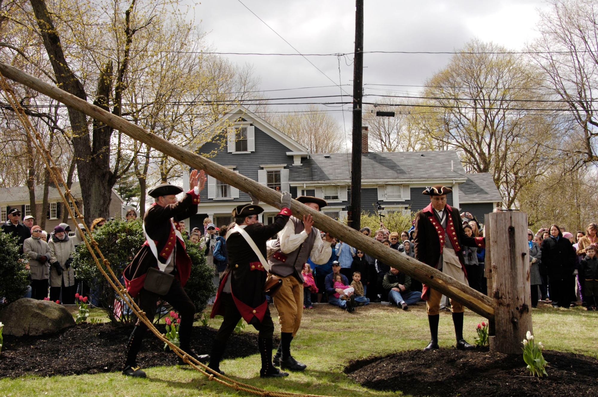 BEDFORD, Mass. – Minuteman reenactors prepare the liberty pole during the Bedford Pole Capping on April 10. In honor of Patriot’s Day and the beginning of the Revolutionary War, many surrounding towns hold events leading up to April 19. (U.S. Air Force photo by Linda LaBonte Britt)