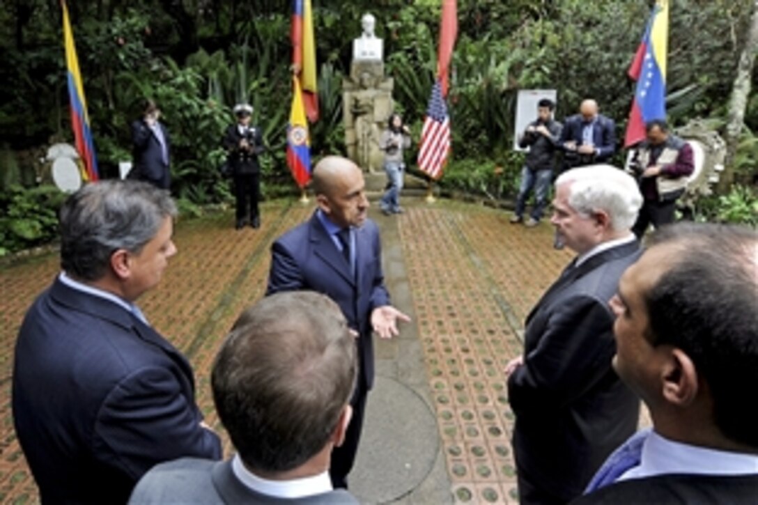 U.S. Defense Secretary Robert M. Gates and Colombian Minister Defense Minister Gabriel Silva tour Quinta Bolivar, home of legendary political leader Simon Bolivar, after meeting with President Alvaro Uribe in Bogota, April 15, 2010. Bolivar led Colombia and other Latin American nations to independence.
