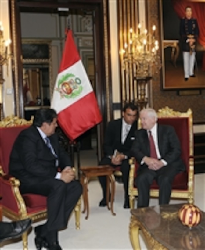 Secretary of Defense Robert M. Gates and Peruvian President Alan Garcia hold a meeting in the Presidential Palace in Lima, Peru, on April 14, 2010.  