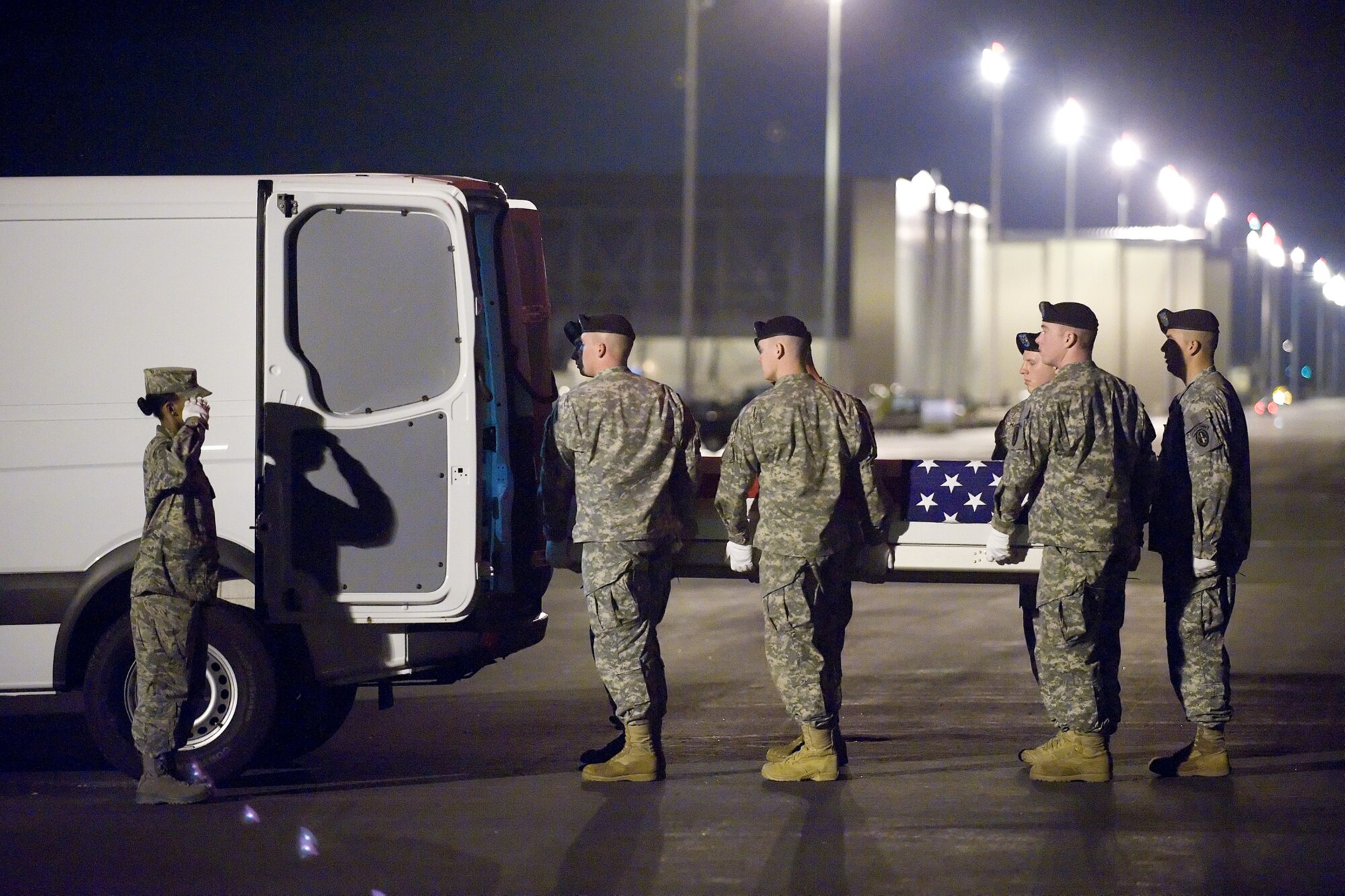 A U.S. Army carry team transfers the remains of Army Staff Sgt. Richard J. Jordan of Tyler, Texas, at Dover Air Force Base, Del., on March 17, 2010. Jordan died March 16 in Mosul, Iraq, of injuries sustained during a vehicle roll-over. He was assigned to the 1st Battalion, 36th Infantry Regiment, 1st Brigade Combat Team, 1st Armored Division, Fort Bliss, Texas.
