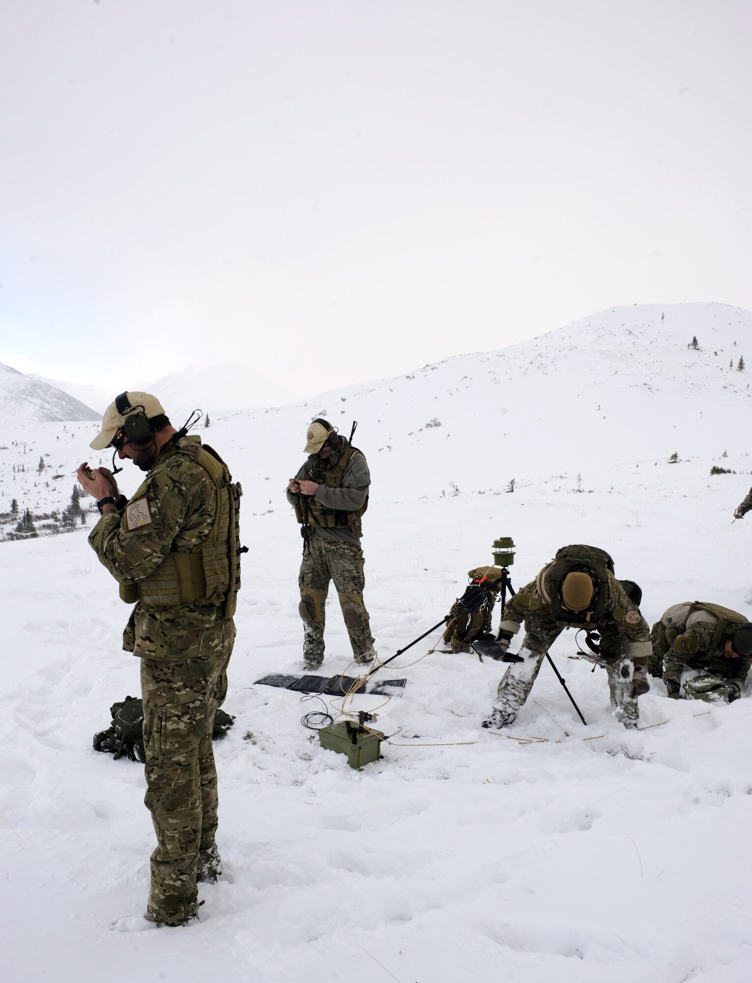 A team of special operations weather team employs a weather pod at a remote location in the Joint Pacific Alaska Range Complex April 15, 2010, Eielson Air Force Base, Alaska. The JPARC covers more than 67,000 square miles and enables realistic combat training for air and ground forces. (U.S. Air Force photo/Airman 1st Class Willard E. Grande II)