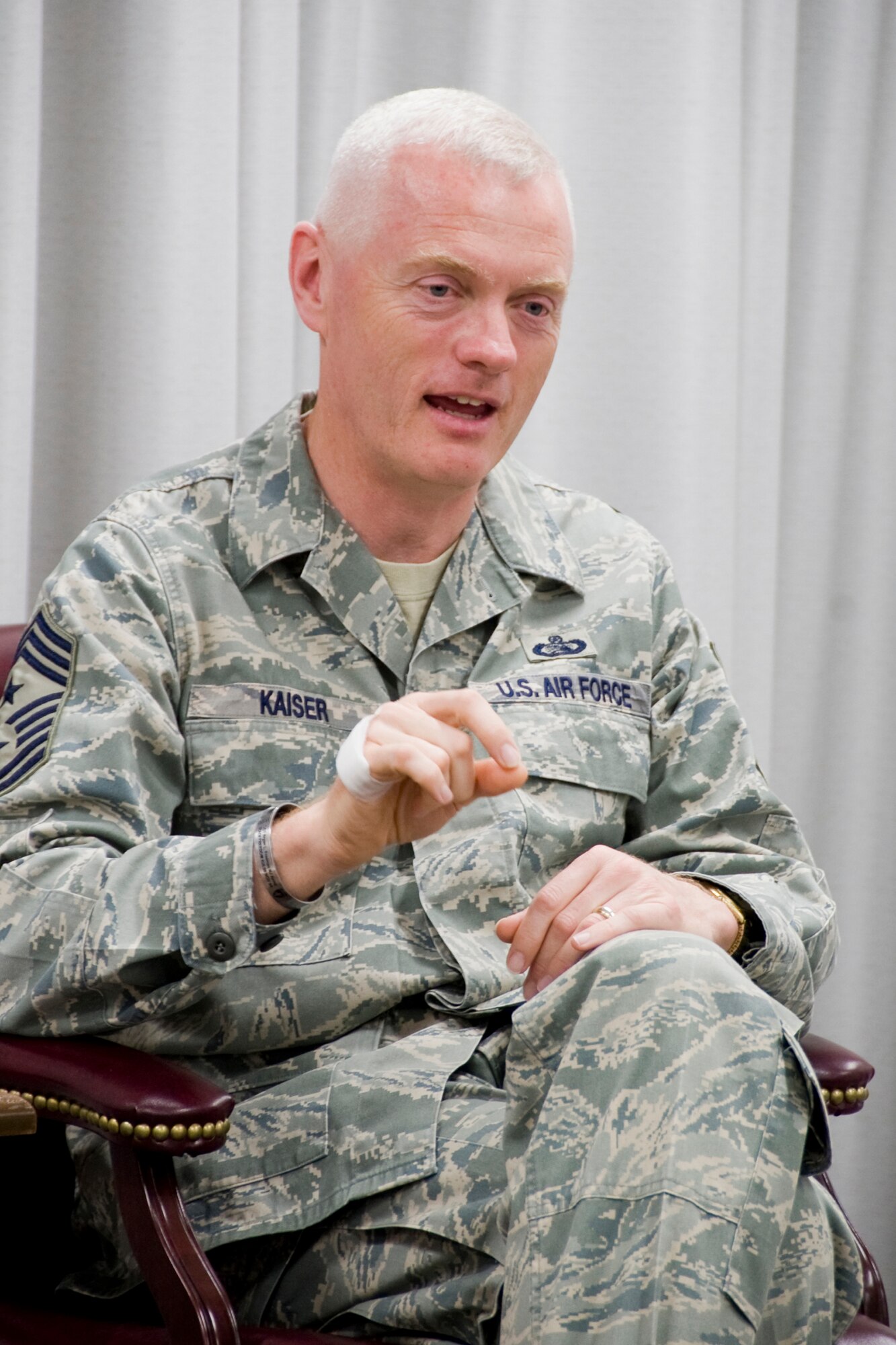 MISAWA AIR BASE, Japan -- Chief Master Sgt. Richard Kaiser, 5th Air Force command chief master sergeant, addresses an Airman Leadership School class April 20 at the ALS facility. During his time there, Chief Kaiser spoke about the importance ALS plays in the careers of young Airmen and answered questions. (U.S. Air Force photo/Senior Airman Jamal D. Sutter)