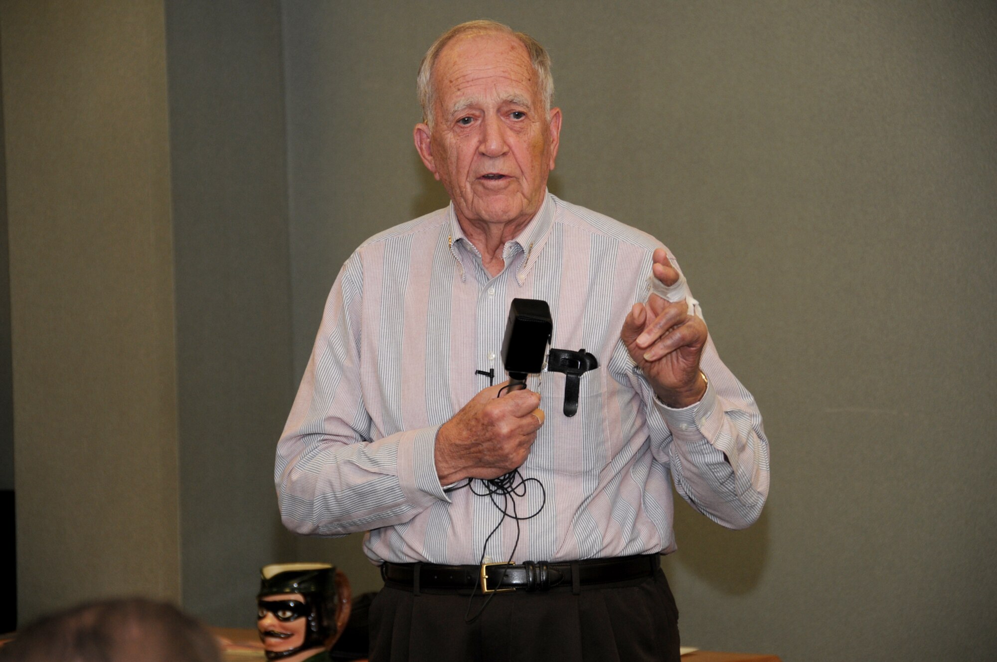 World War II veteran George Roberts of Gulfport, author of “Mississippians of the Mighty 8th” spoke on April 13 at the library.  He was medically discharged as a Reservist in the Army Air Force and was a civilian instructor at Keesler for 31 years.  (U.S. Air Force photo by Kemberly Groue)