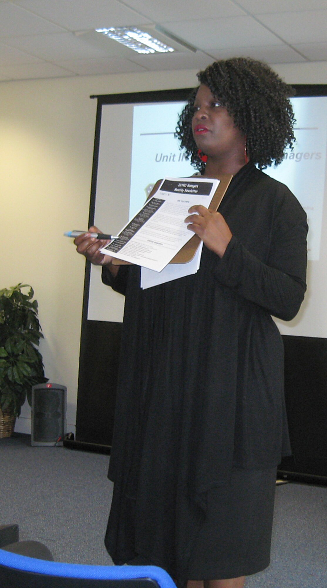 Angelina Quamina, 48th Force Support Squadron’s Airman & Family Readiness Center base INTRO program manager, conducts sponsorship training here April 23.  This training is meant to familiarize Liberty Wing sponsors with the new electronic sponsorship application training, or eSAT, module that standardizes the sponsorship program Air Force-wide. (U.S. Air Force photo/Capt. Alysia Harvey)