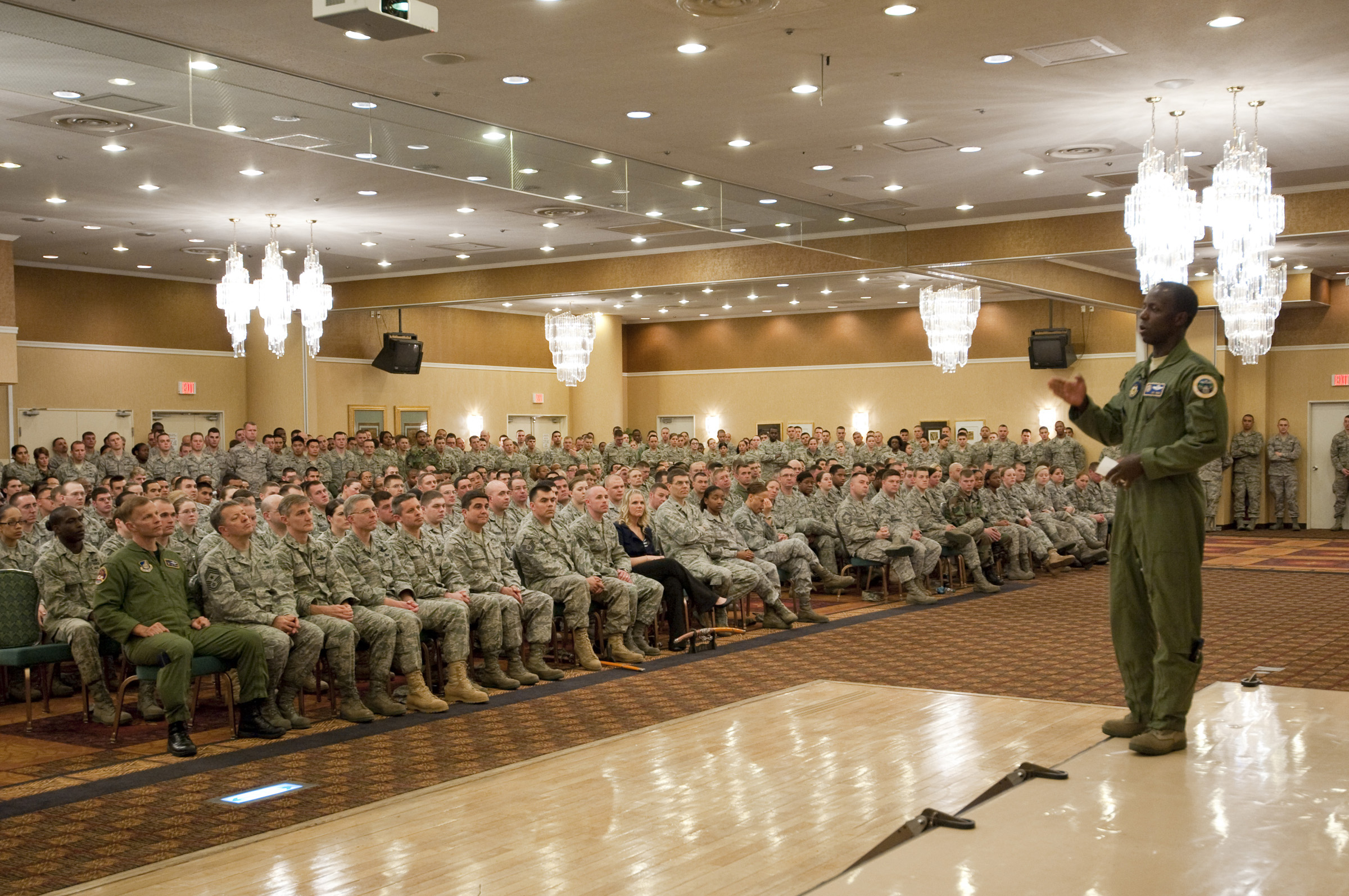 5th AF CC applauds award winners, thanks Misawa Airmen