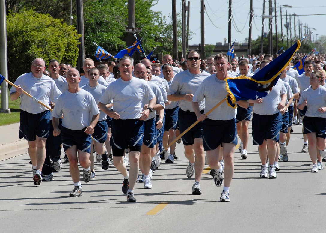Brig. Gen. O.G. Mannon (center), 82nd Training Wing commander, and Col. Michael Hake (left), 82nd TRW vice commander, lead the Wing Run April 23, 2010. All Airmen and civilians assigned to the 82nd TRW were requested to participate in the Wing run. (U.S. Air Force photo/Mike Litteken)