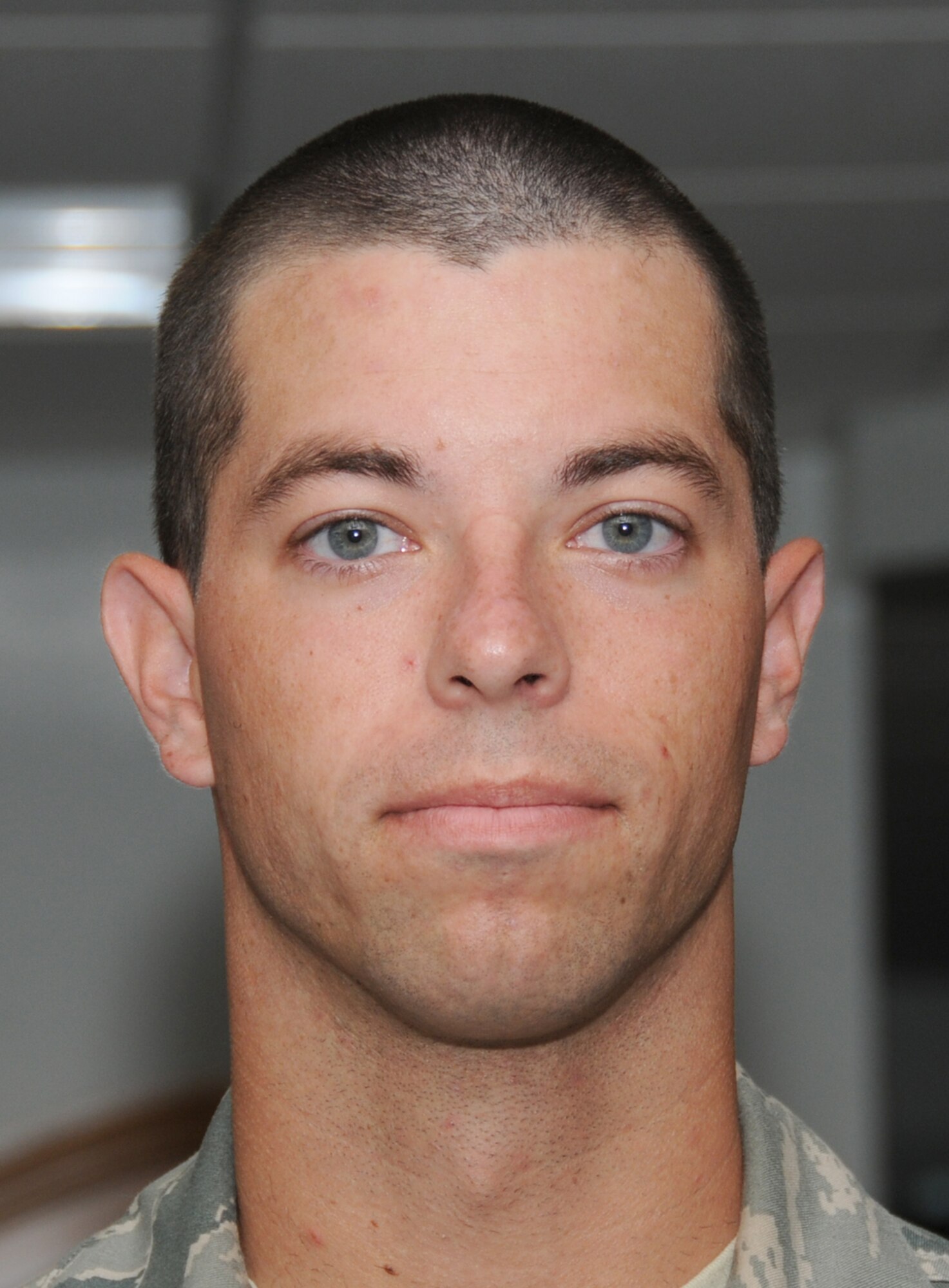Airman Spencer Gilbreath graduated from technical training in the 81st Training Group with perfect scores.  Airmen Gilbreath graduated from the electronic principles course in the 332nd TRS Monday.   Airman Gilbreath reports to Sheppard for more training in the instrument and flight control systems apprentice course.  (U.S. Air Force photo by Kemberly Groue)