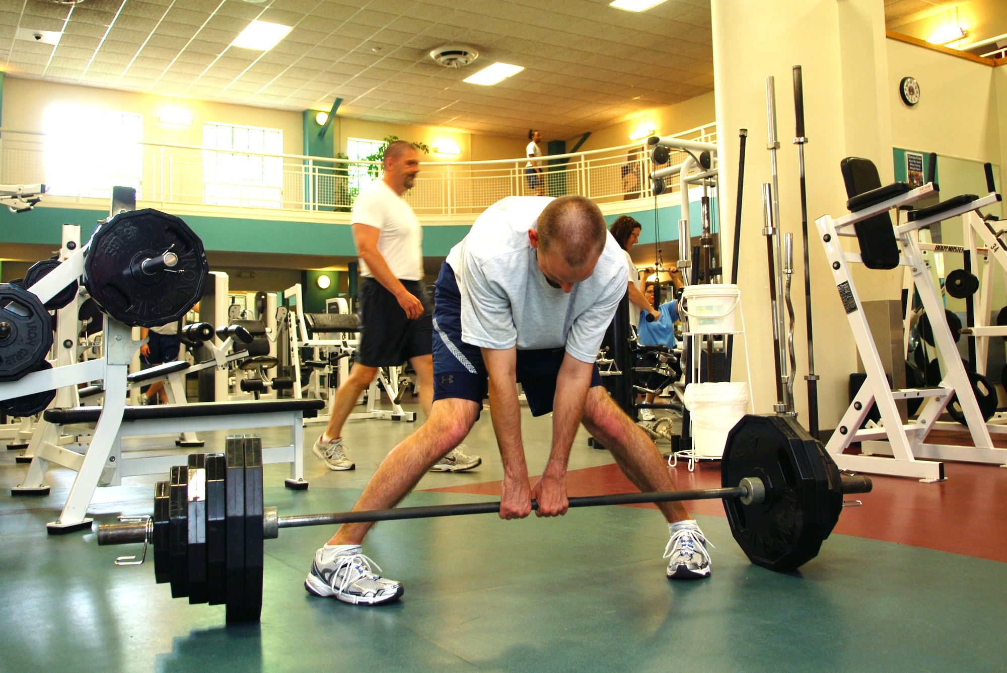 SCOTT AIR FORCE BASE, Ill. -- Set SMART goals for yourself and your PT program. Set up specific goals, track your progress, make goals you can stick to, dont set impossible goals. (U.S. Air Force photo by Senior Airman Ryan Crane) 