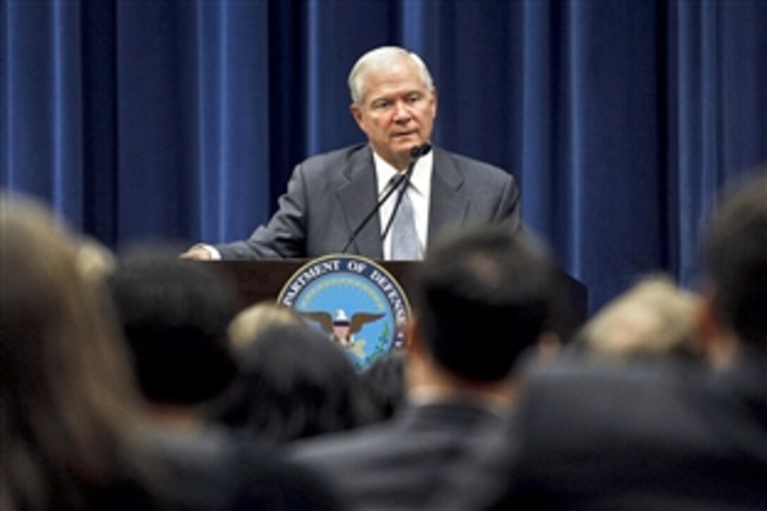 Defense Secretary Robert M. Gates talks with Pentagon Interns and answers questions regarding the department at the Pentagon, Aug. 2, 2010.