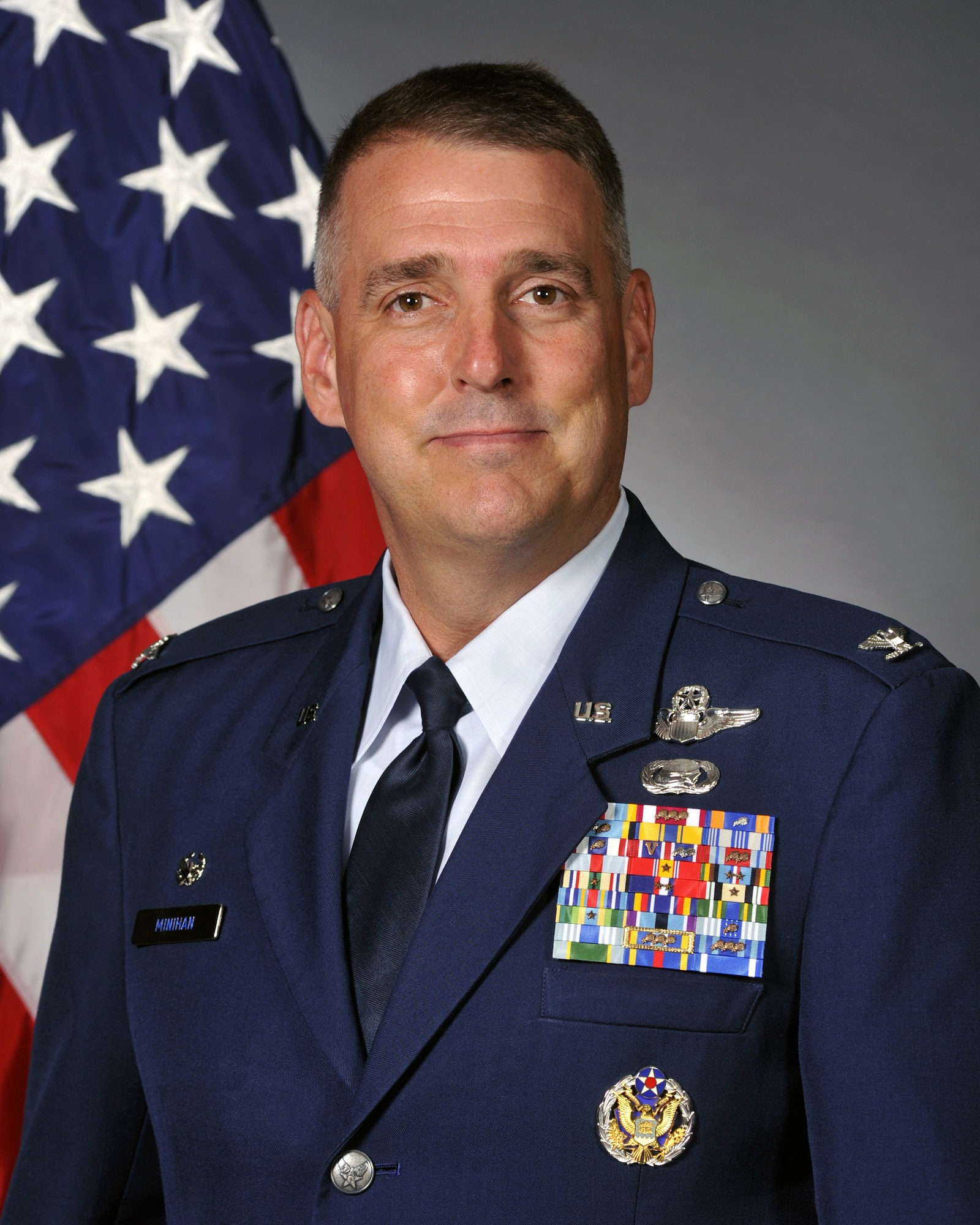 Col. Mike Minihan, 19th Airlift Wing commander