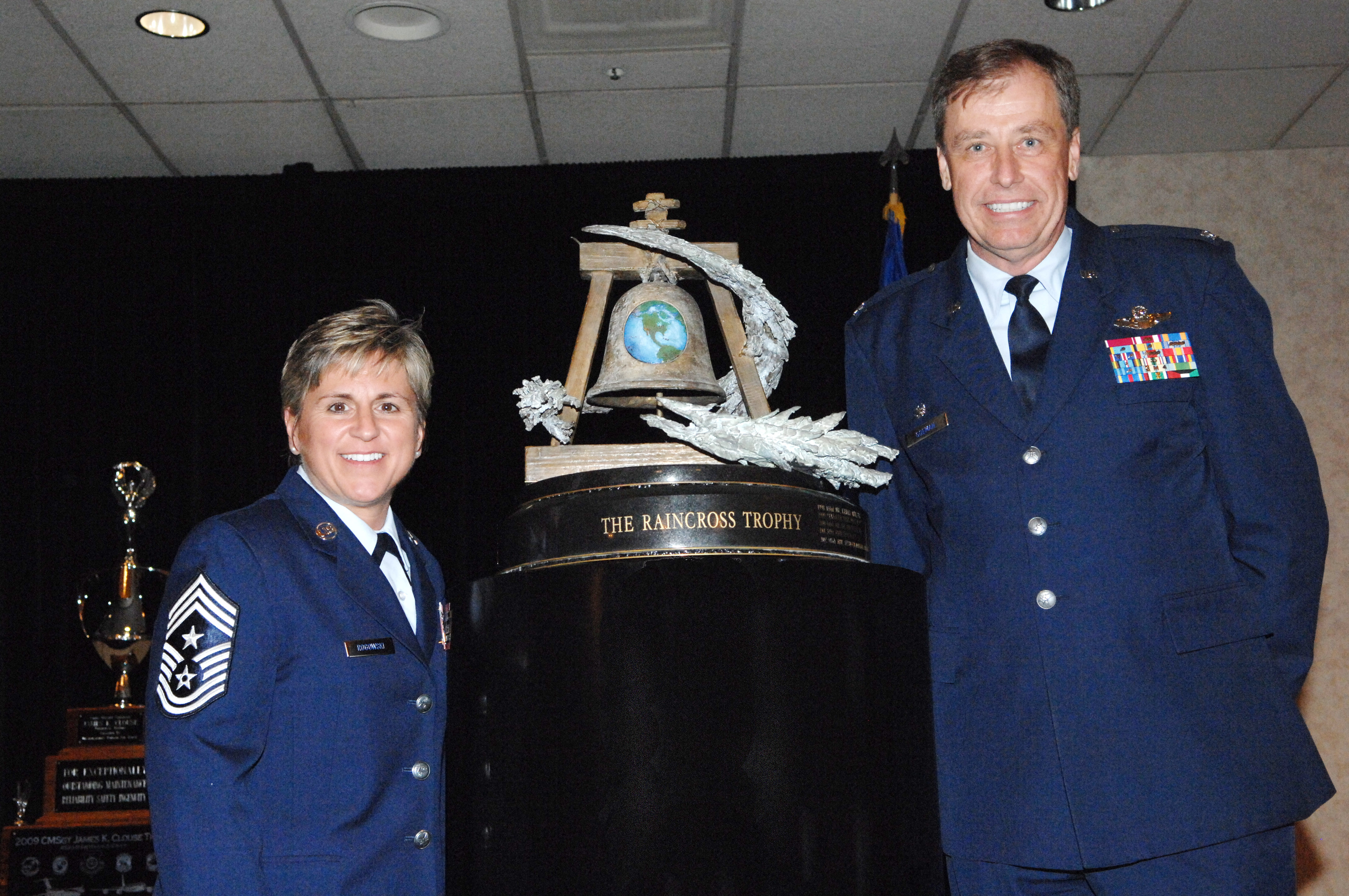 Best in 4th Air Force named at Raincross Trophy Dinner > 4th Air Force ...