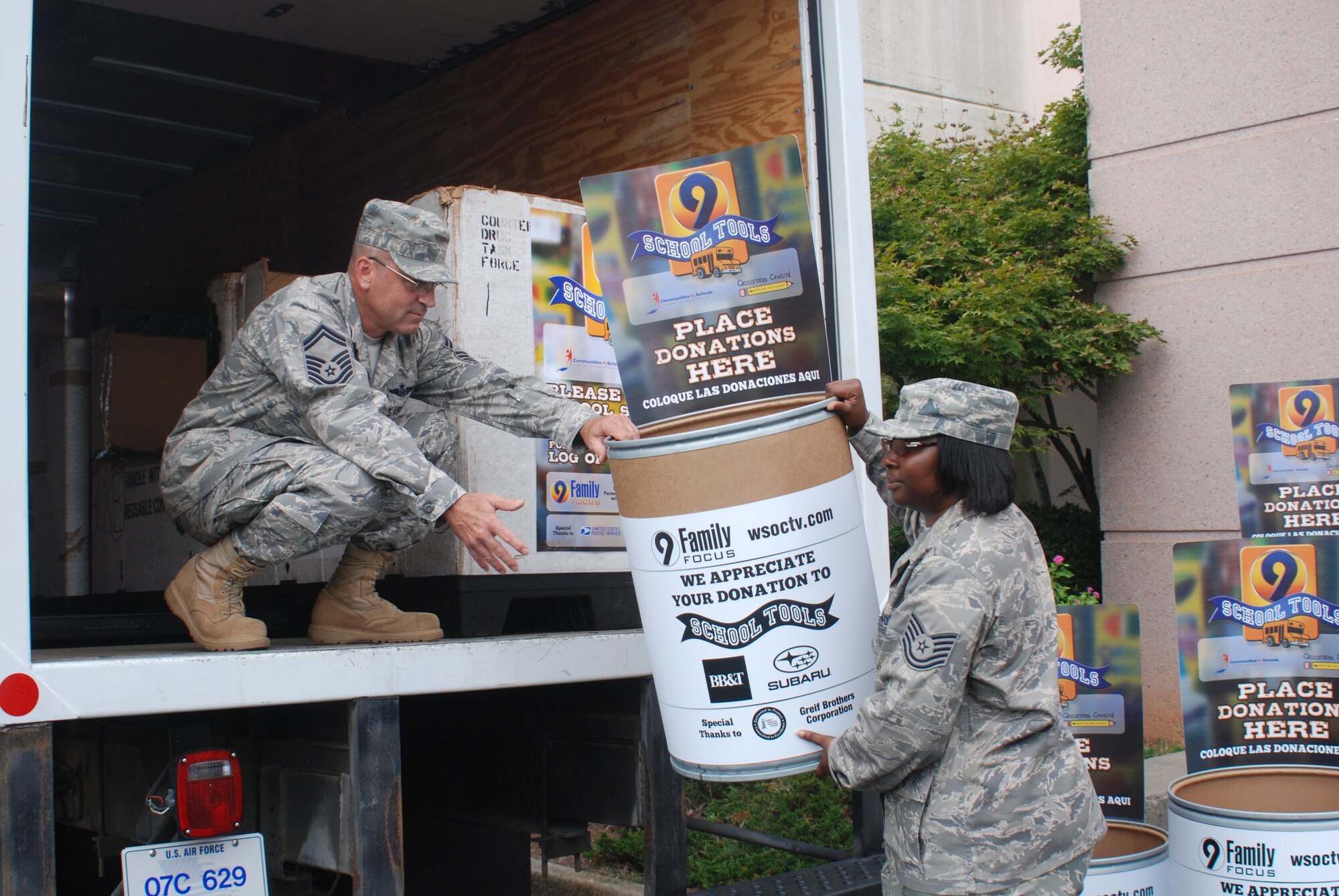Charlotte, NC-- Senior Master Sgt. Rick Hergenreter and Tech. Sgt. Tijuana McLean of the 145th Airlift Wing, North Carolina Air National Guard load donated school supplies. 

The North Carolina National Guard is participating for the fourteenth year in WSOC-TV’s annual “School Tools” drive to collect school supplies for needy students. 

Photo by Master Sgt. Keith Dennis 145th Airlift Wing Public Affairs

