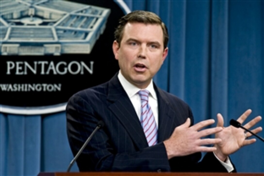 Pentagon Press Secretary Geoff Morrell discusses the Defense Department's response to Wikileaks during a press briefing at the Pentagon, Aug. 5, 2010. 