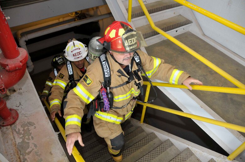 AEDC Firefighters remember 9/11 in Stair Climb > Arnold Air Force Base