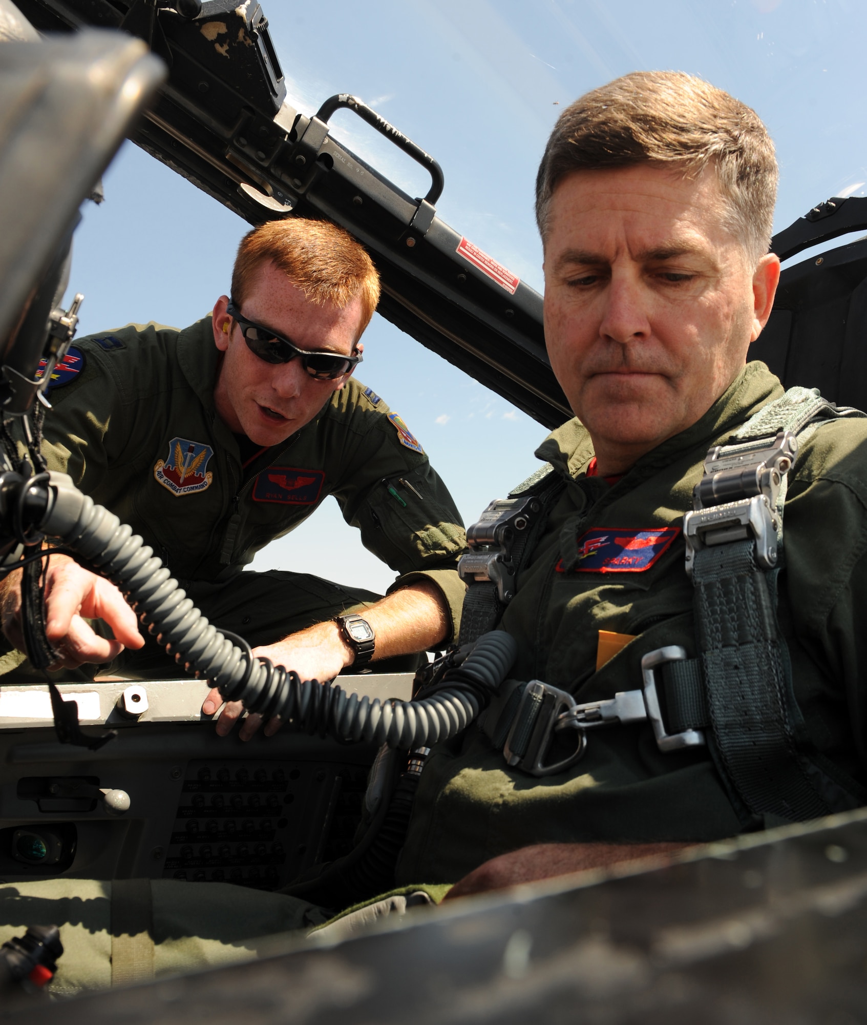 MOUNTAIN HOME AIR FORCE BASE, Idaho -- Don Hall, Twin Falls mayor, receives instructions from Capt. Ryan Sells, 389th Fighter Squadron weapons systems operator, before an incentive flight in an F-15E Strike Eagle July 29. (U.S. Air Force photo by Airman 1st Class Debbie Lockhart)