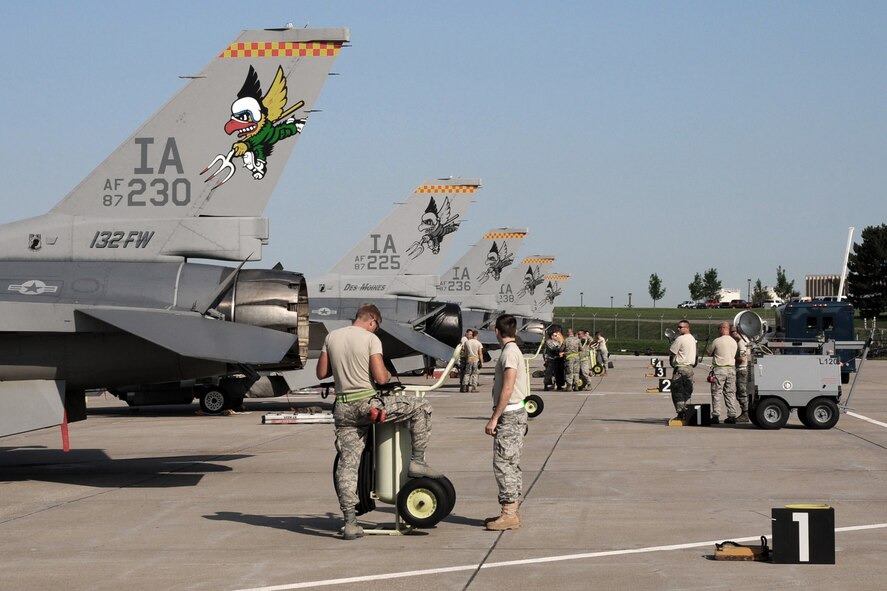 Members of the 132nd Fighter Wing Maintenance Squadron generate F-16C aircraft during Operation Grandstand on the west ramp of the 132nd Fighter Wing in Des Moines, Iowa, on August 6, 2010.  The 132nd Fighter Wing is conducting Operation Grandstand in preparation for the Operational Readiness Inspection which will be in October.  (US Air Force photo/Staff Sgt. Linda E. Kephart)(Released)